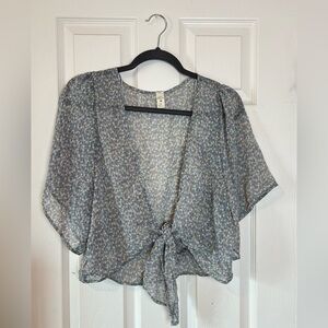 LAZY SUNDAYS sheer floral print  front tie top size M